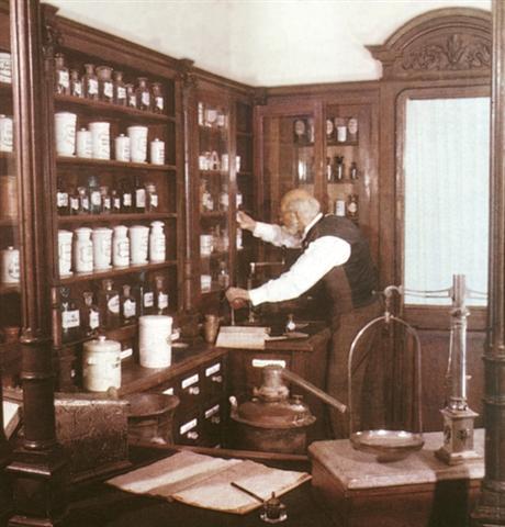 Интерьер аптеки 19 века