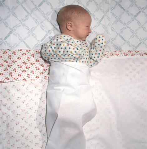 Основные моменты пеленания новорожденного